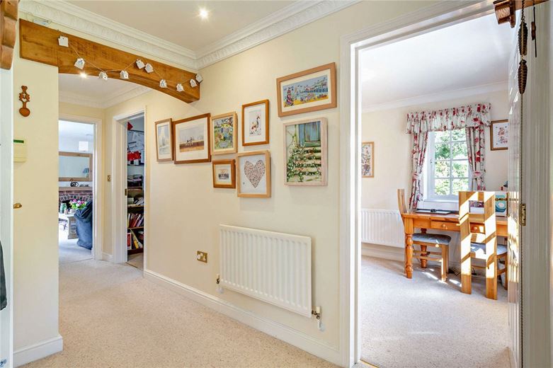 3 bedroom house, Palmers Yard, Ecchinswell RG20 - Available