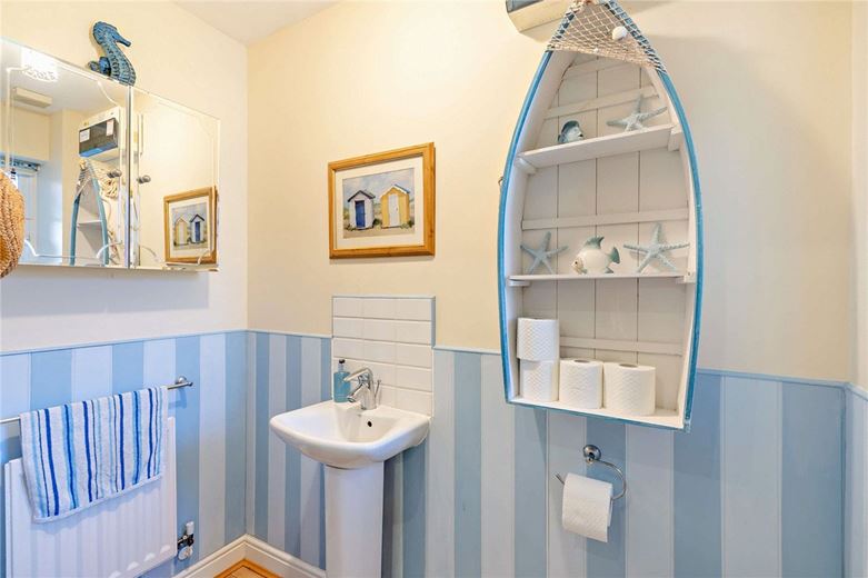 3 bedroom house, Palmers Yard, Ecchinswell RG20 - Available