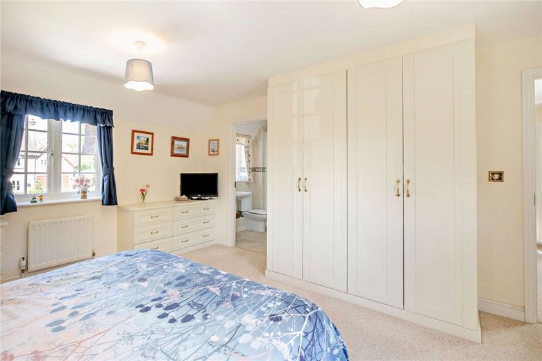 3 bedroom house, Palmers Yard, Ecchinswell RG20 - Available