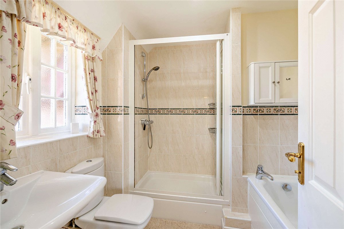 3 bedroom house, Palmers Yard, Ecchinswell RG20 - Available