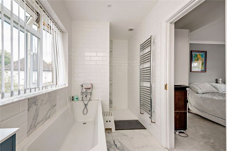 4 bedroom house, George Street, Kingsclere RG20 - Available