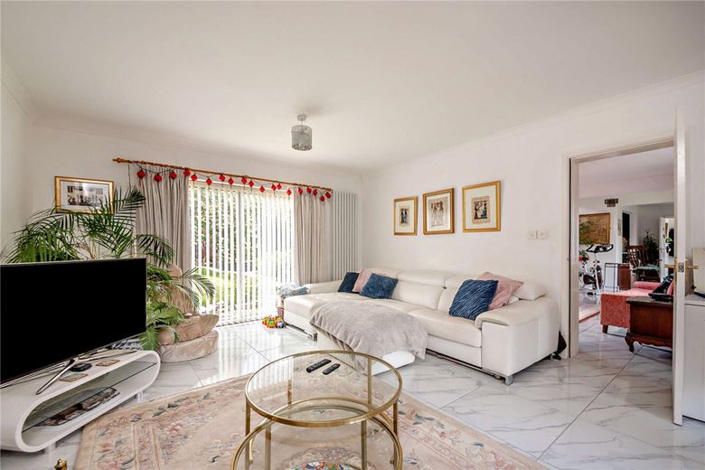 4 bedroom house, George Street, Kingsclere RG20 - Available