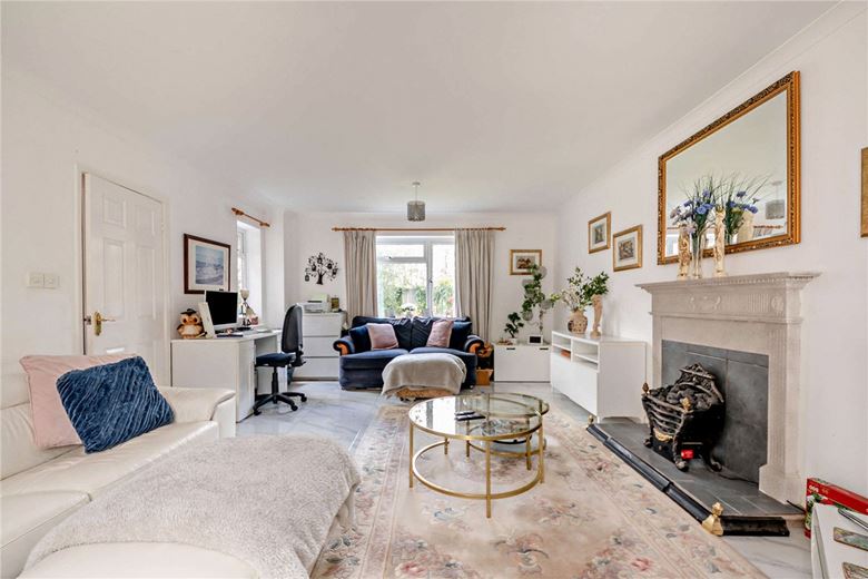 4 bedroom house, George Street, Kingsclere RG20 - Available