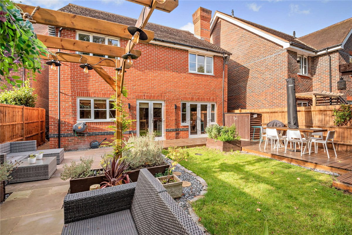 4 bedroom house, Hermitage Green, Hermitage RG18 - Available