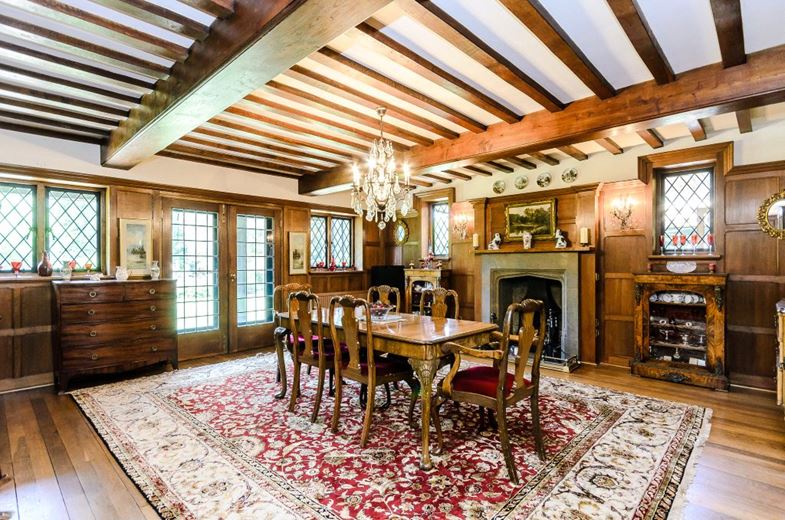 6 Bedroom House Sandy Lane Churchmpton Nn6 Under Offer 6 Bedroom House Sandy Lane Churchmpton Nn6 Under Offer