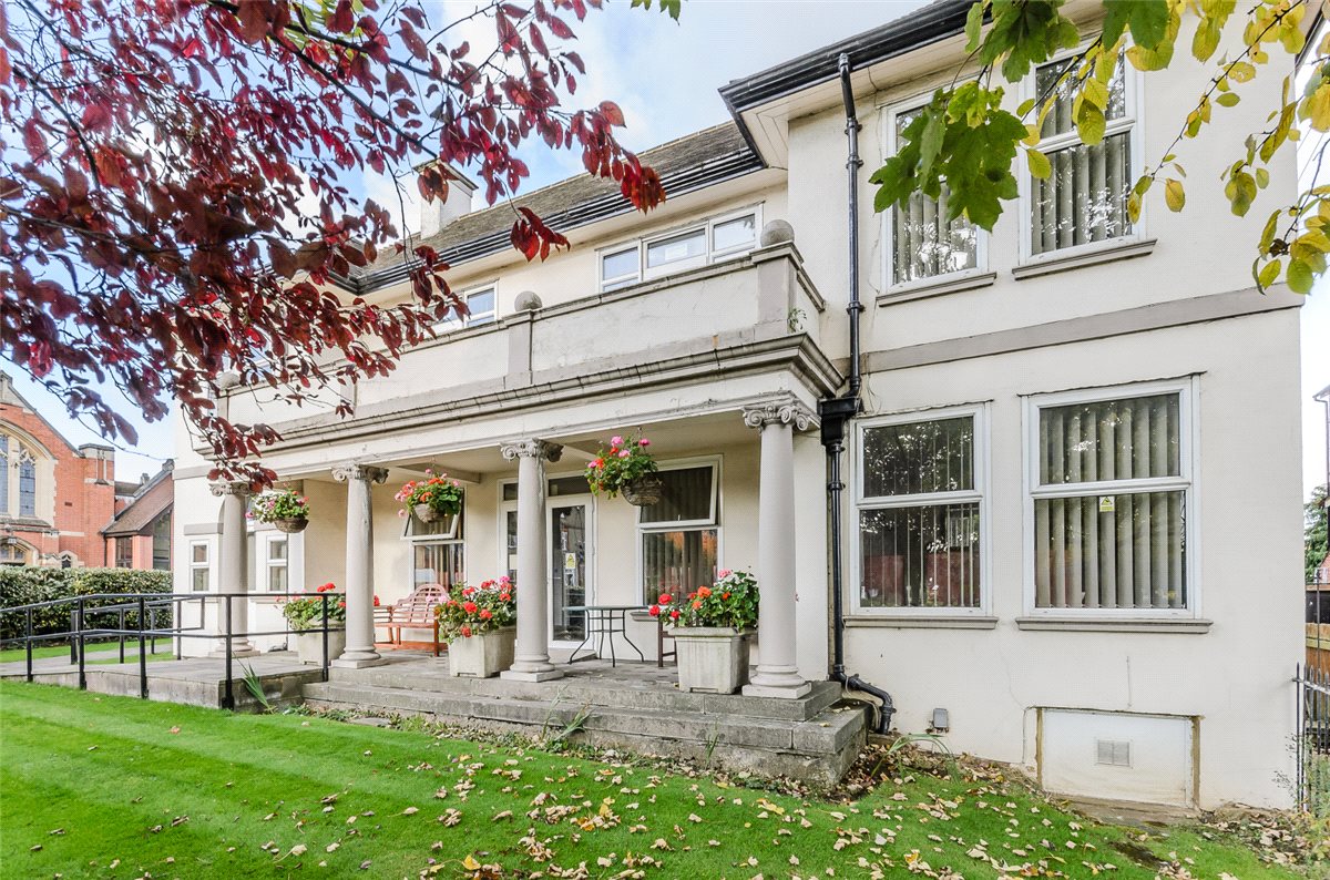 House for sale in Northampton, Park Avenue North, NN3 Northampton