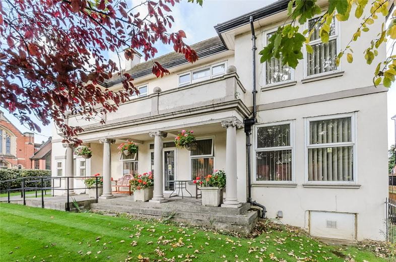 House for sale in Northampton, Park Avenue North, NN3 Northampton