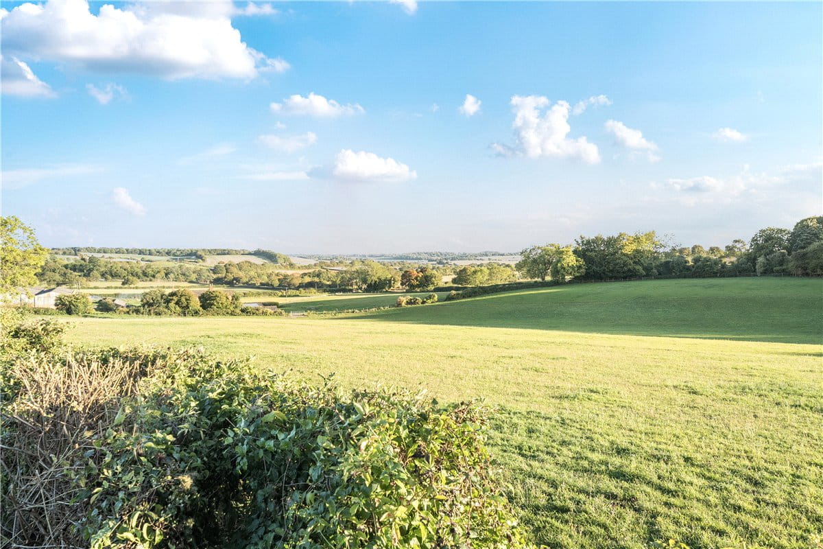  House, Lilley, Luton LU2 - Available