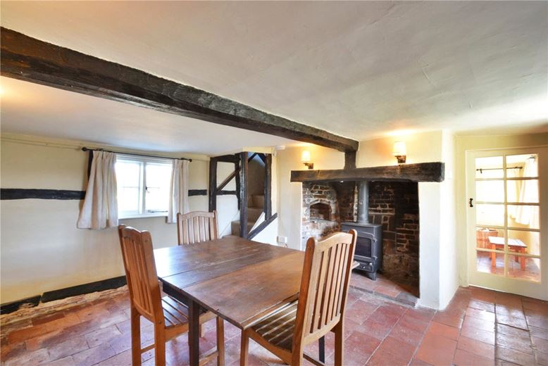 2 bedroom house, Highclere Street, Highclere RG20