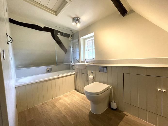 2 bedroom house, Highclere Street, Highclere RG20