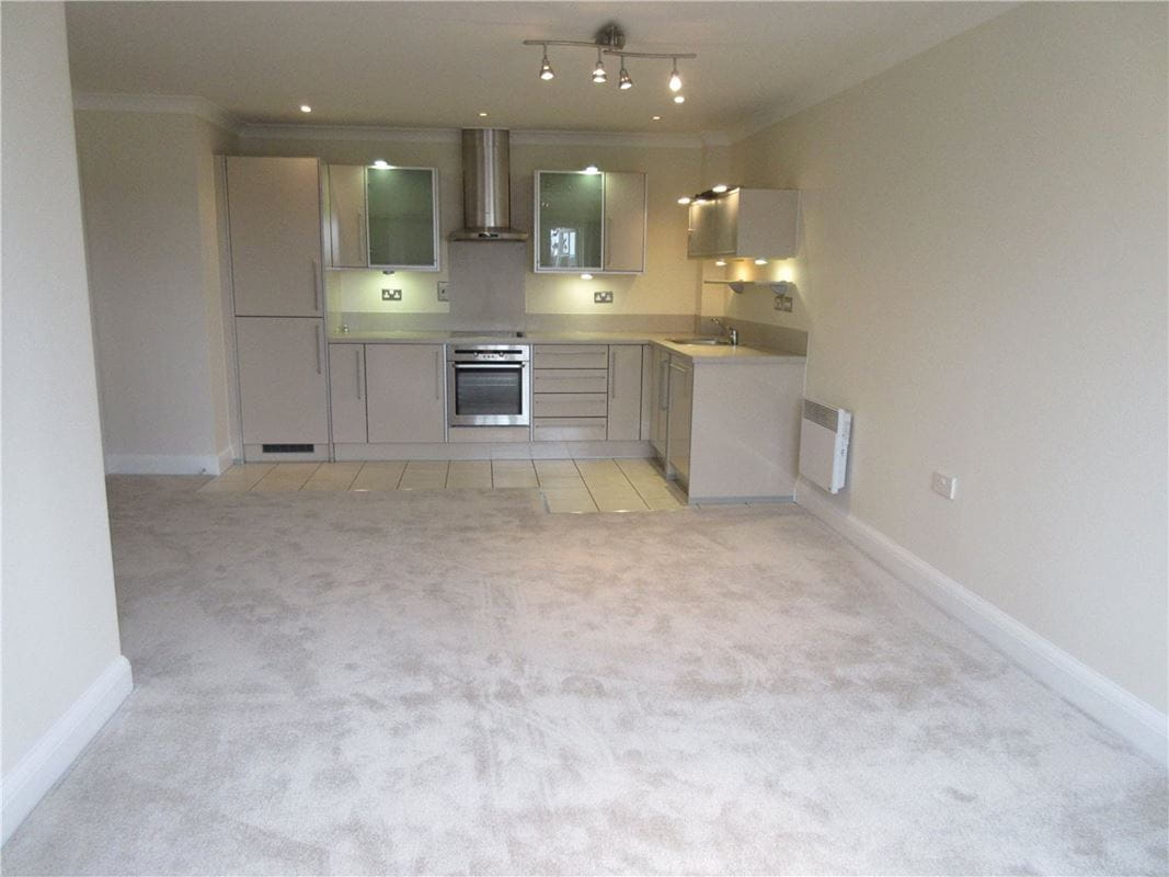 2 bedroom flat, Catherine Road, Newbury RG14