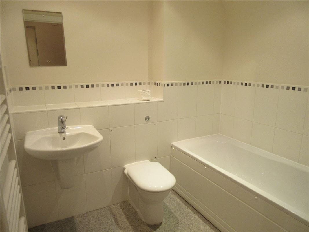 2 bedroom flat, Catherine Road, Newbury RG14