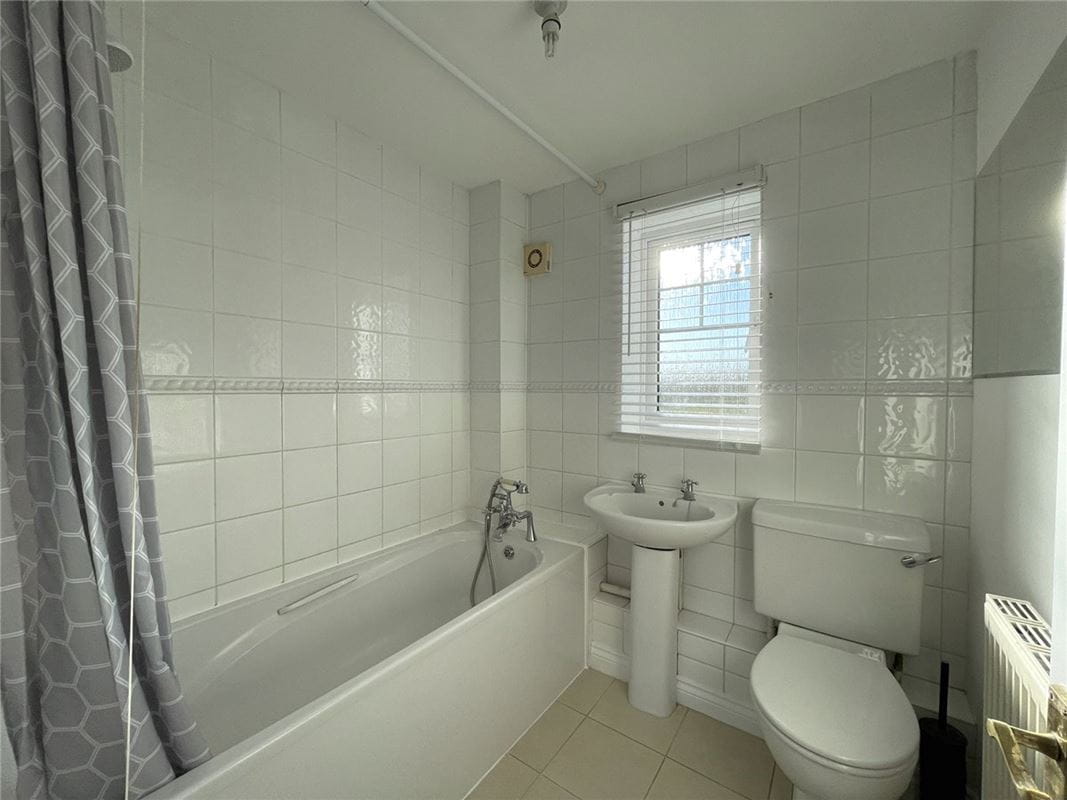 2 bedroom house, Newbury, Berkshire RG14 - Under Offer