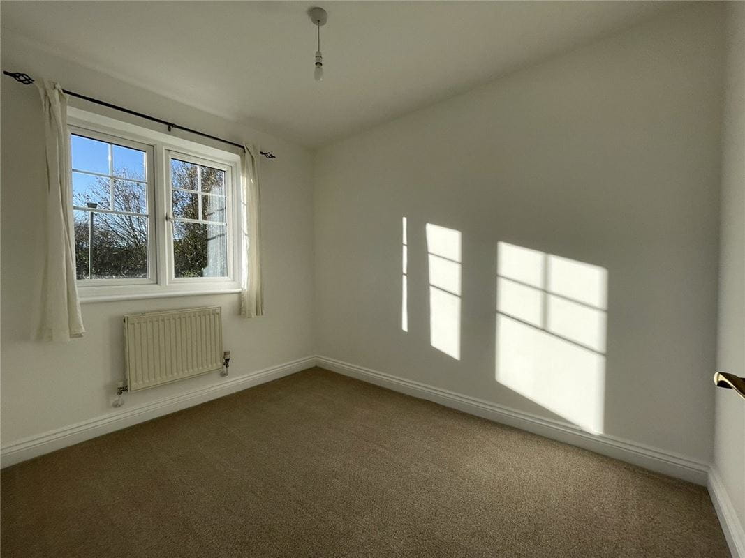 2 bedroom house, Newbury, Berkshire RG14 - Under Offer