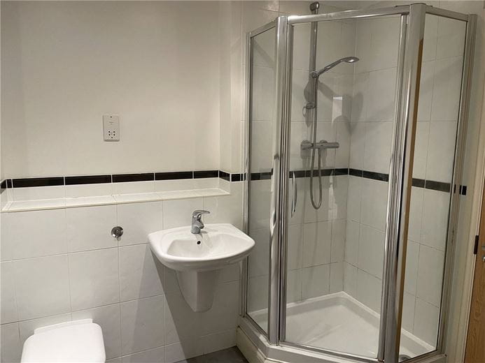 2 bedroom flat, Newtown Road, Newbury RG14