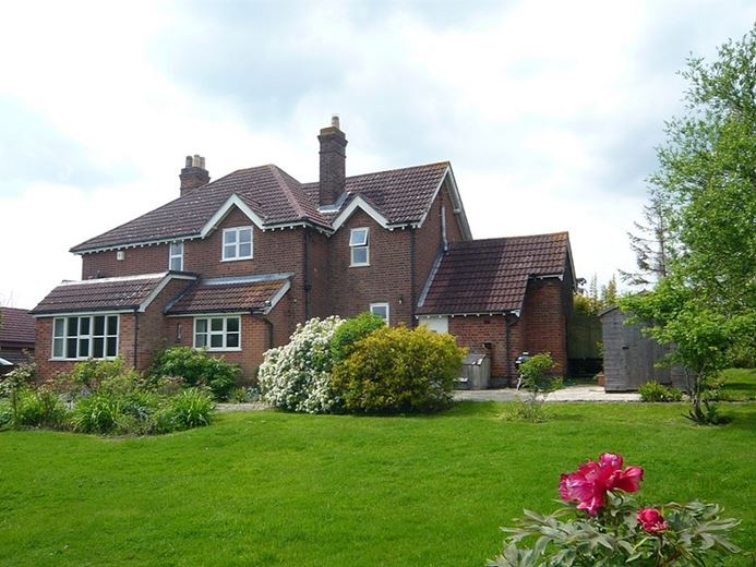 4 bedroom house, Elcot, Kintbury RG20 - Available