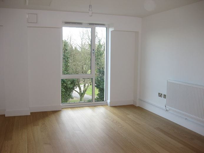 2 bedroom flat, Park Way, Newbury RG14 - Let Agreed