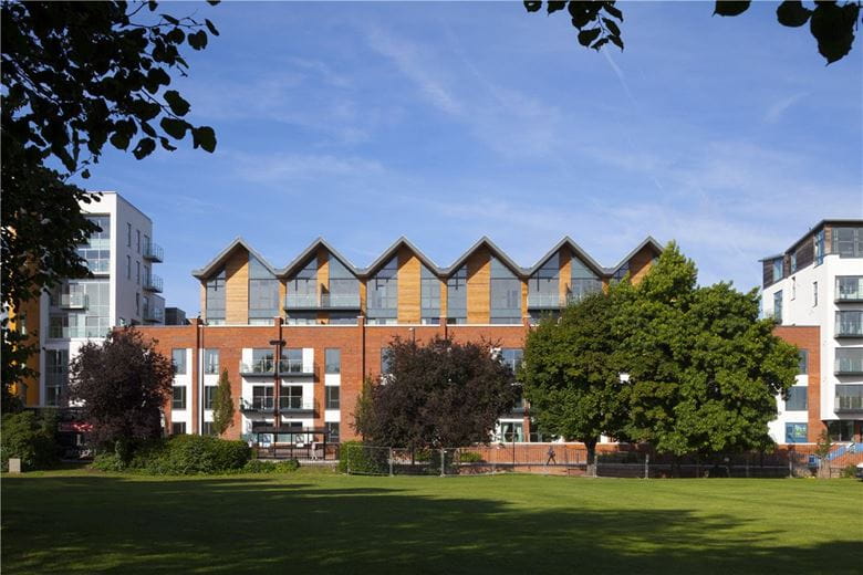 2 bedroom flat, Park Way, Newbury RG14 - Let Agreed
