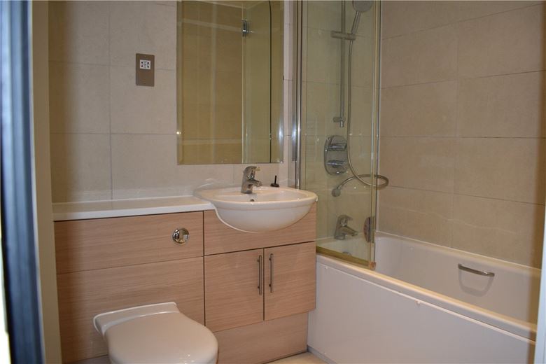 2 bedroom flat, Park Way, Newbury RG14