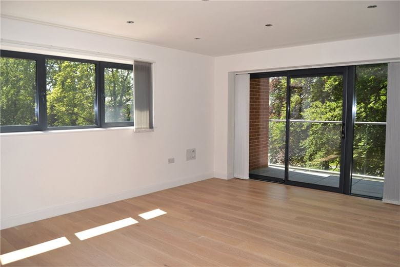 2 bedroom flat, Racecourse Road, Newbury RG14 - Let Agreed