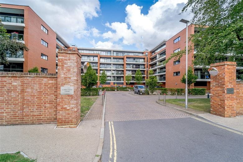 2 bedroom flat, Racecourse Road, Newbury RG14 - Let Agreed