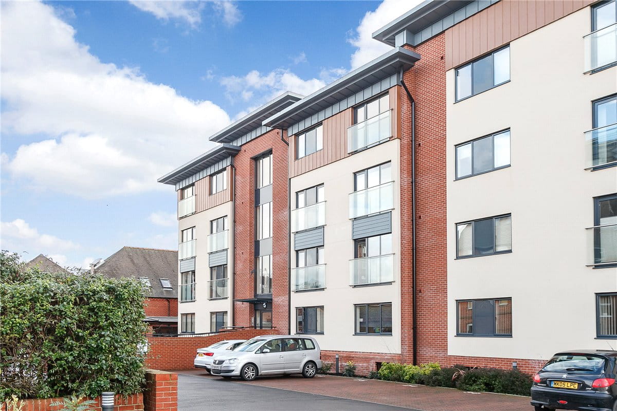 2 bedroom flat, West Street, Newbury RG14 - Let Agreed