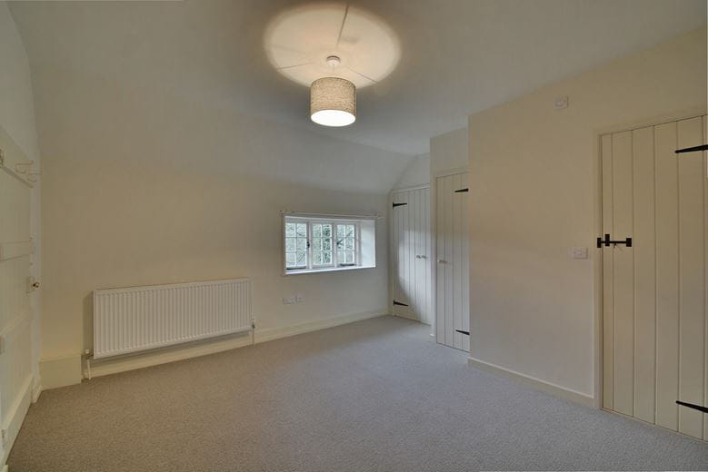 3 bedroom house, Stoke, Andover SP11 - Available