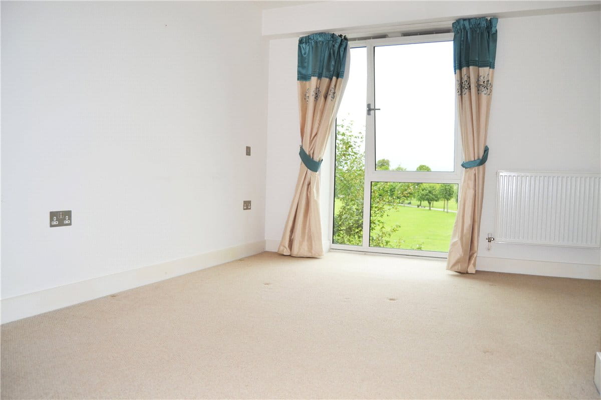 2 bedroom flat, Park Way, Newbury RG14 - Let Agreed