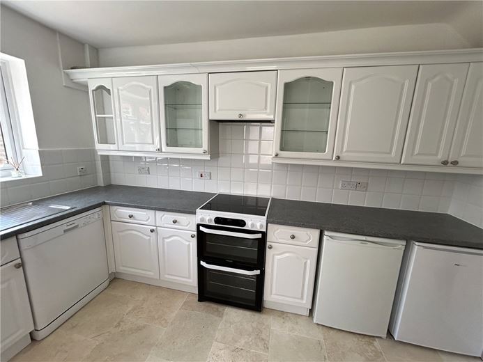 3 bedroom house, Newbury, Berkshire RG14 - Available