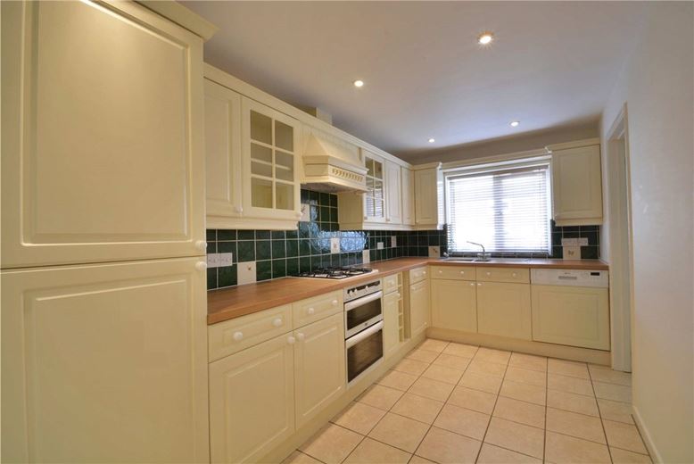 4 bedroom house, Newbury, Berkshire RG14 - Let Agreed