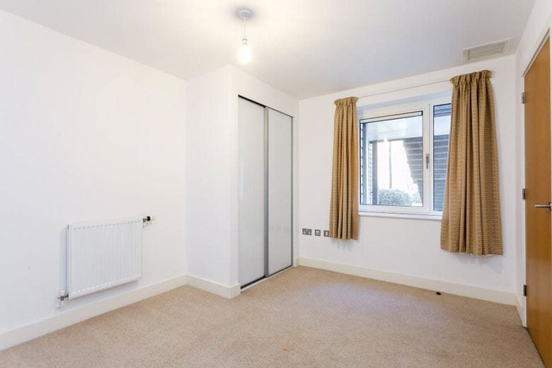 1 bedroom flat, Park Way, Newbury RG14 - Let Agreed