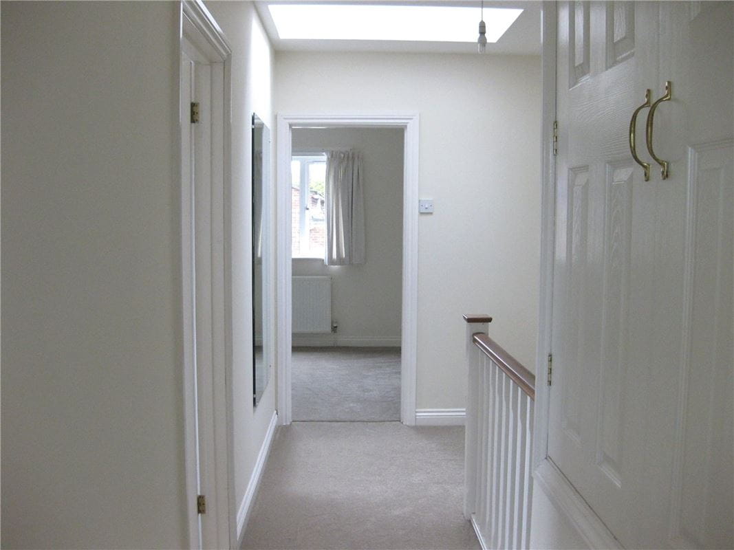 2 bedroom maisonette, Boundary Road, Newbury RG14 - Available