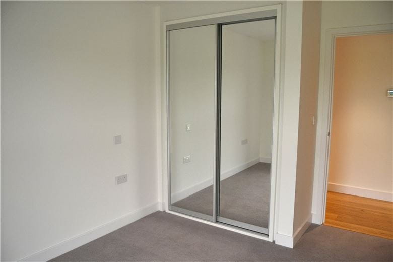 2 bedroom flat, Kingman Way, Newbury RG14