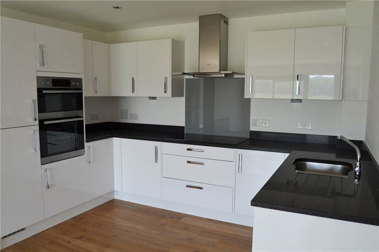 2 bedroom flat, Kingman Way, Newbury RG14