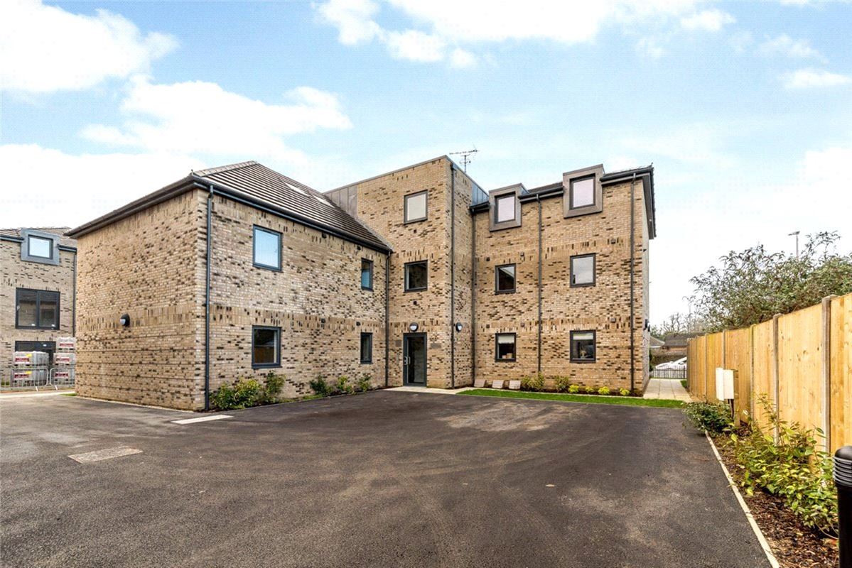 1 bedroom flat, Steel Close, Newtown Road RG14 - Let Agreed