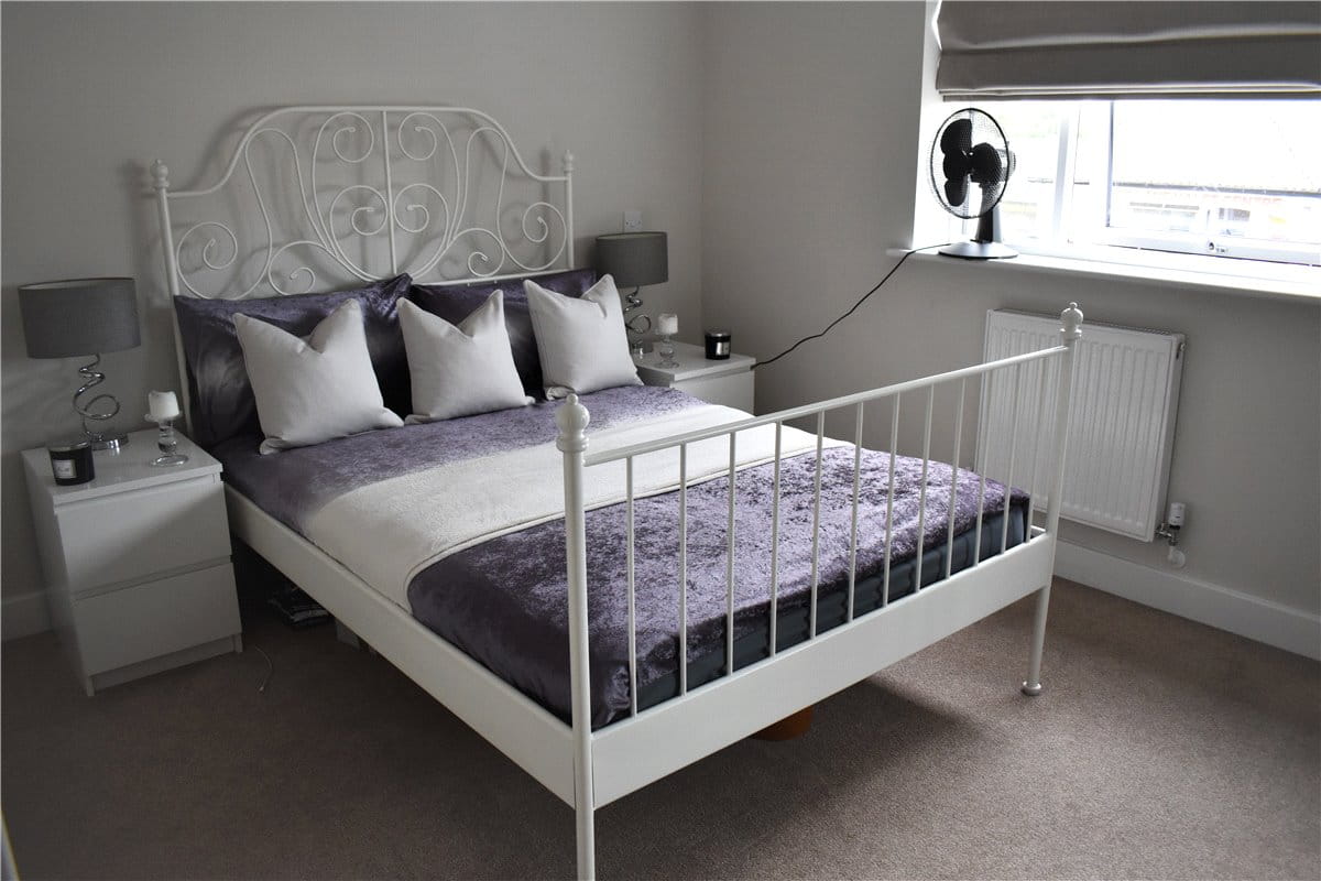 1 bedroom flat, Steel Close, Newtown Road RG14 - Let Agreed