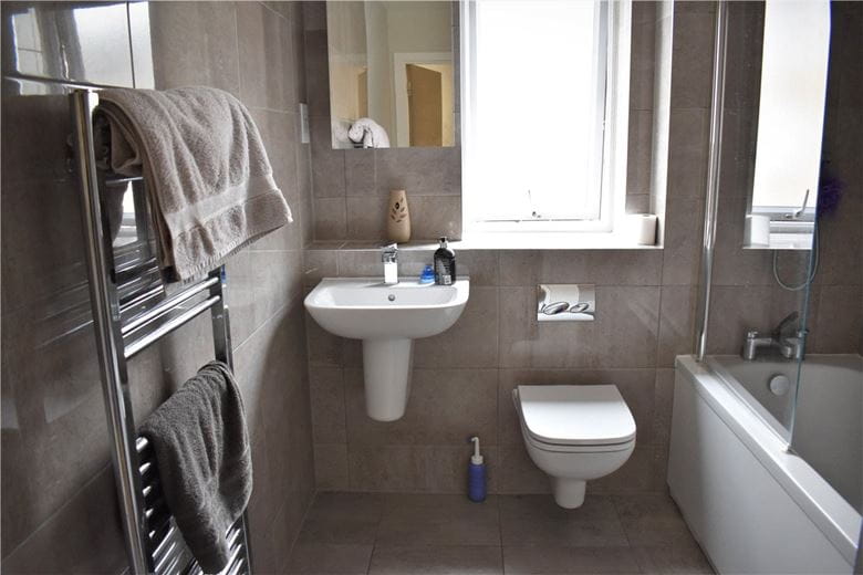 1 bedroom flat, Steel Close, Newtown Road RG14 - Let Agreed