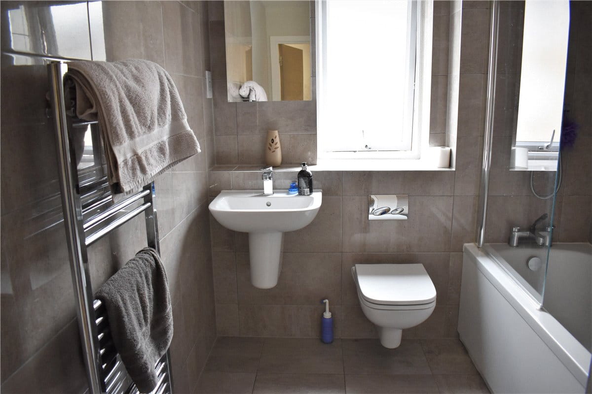 1 bedroom flat, Steel Close, Newtown Road RG14 - Let Agreed