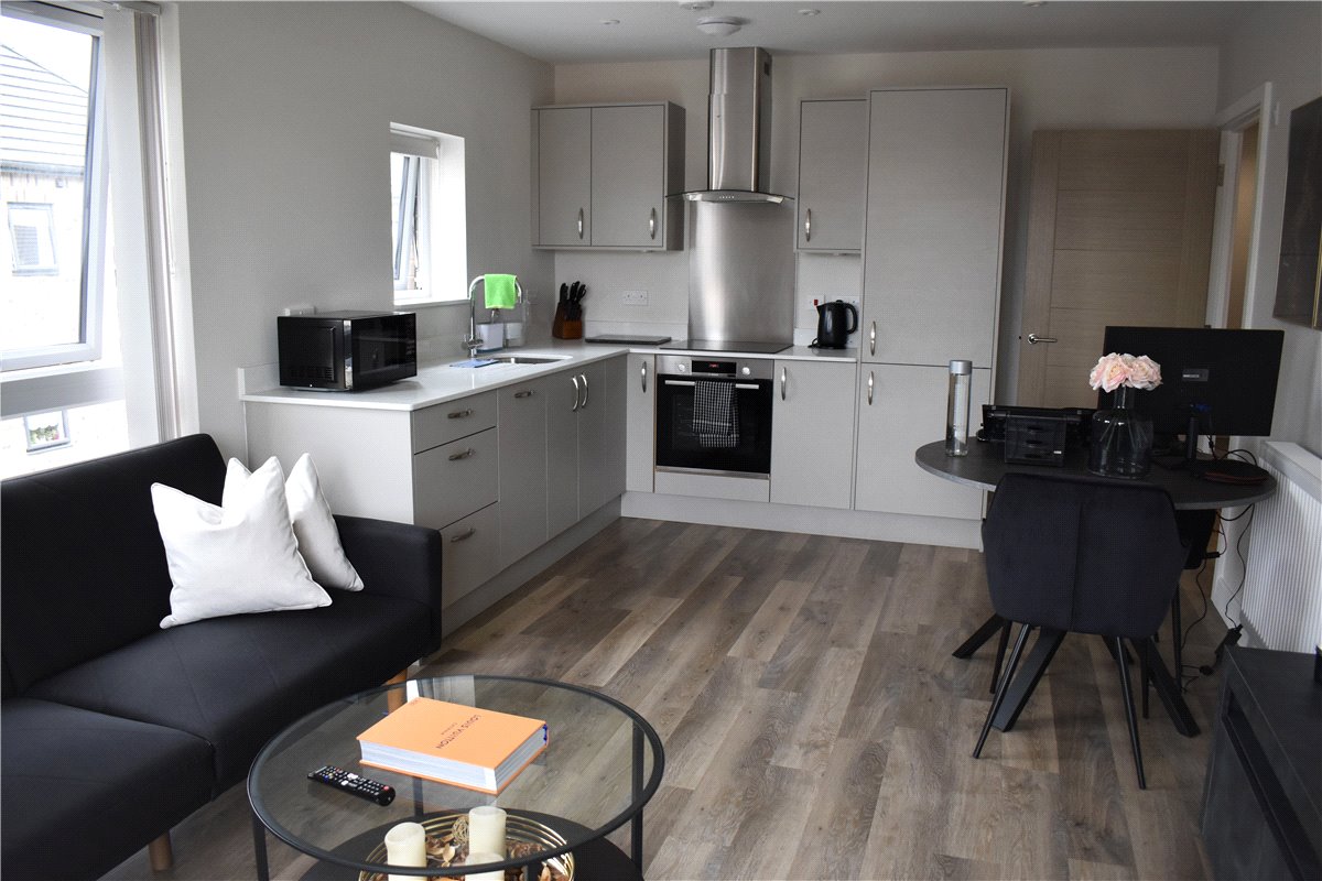 1 bedroom flat, Steel Close, Newtown Road RG14 - Let Agreed