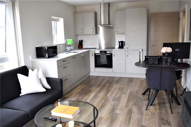2 bedroom flat, Steel Close, Newtown Road RG14