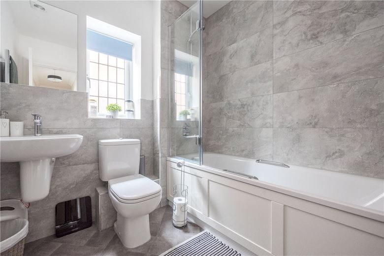 3 bedroom house, Woolhampton, Reading RG7