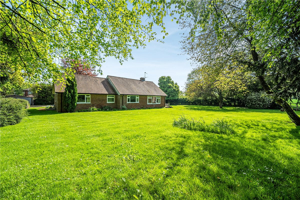 4 bedroom bungalow, Upper Green, Inkpen RG17