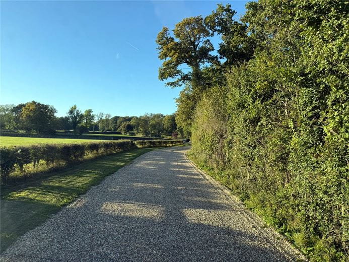 2 bedroom flat, Ashford Hill, Thatcham RG19 - Available