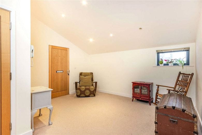 2 bedroom flat, Old Bath Road, Newbury RG14