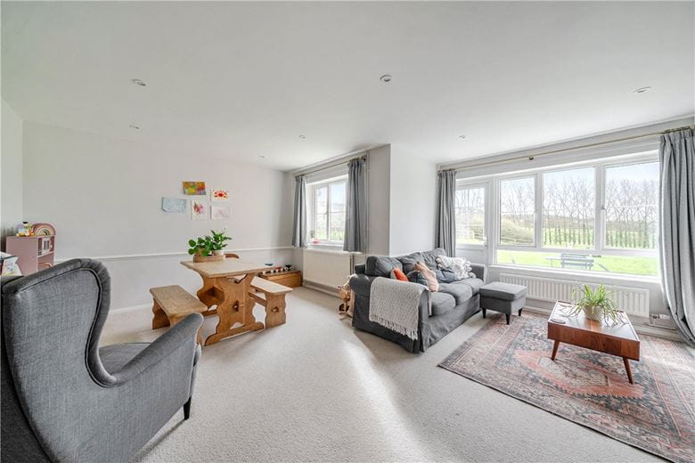 3 bedroom bungalow, Combe, Hungerford RG17 - Available