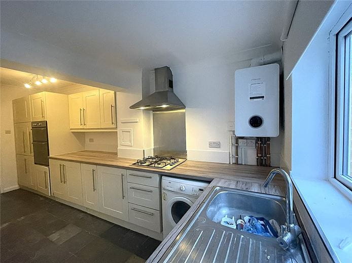 3 bedroom house, Newbury, Berkshire RG14 - Available