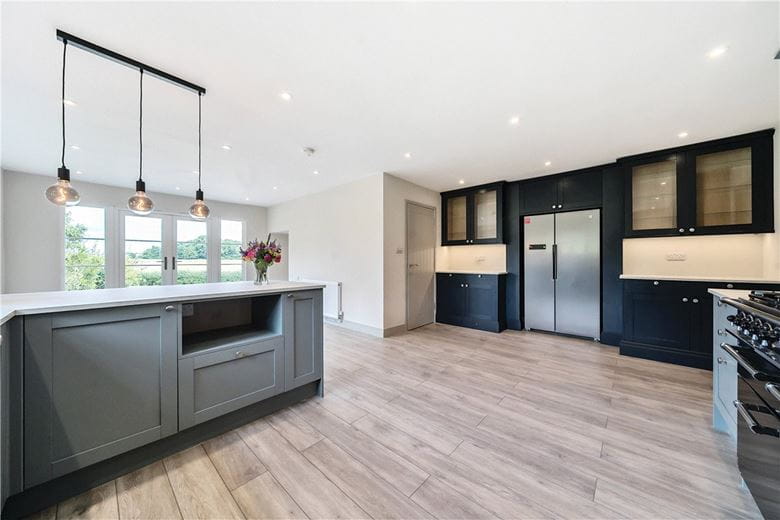 5 bedroom bungalow, Peasemore, Newbury RG20