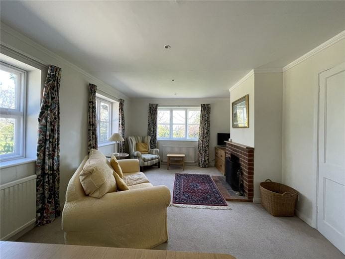 2 bedroom cottage, Peasemore, Newbury RG20 - Available