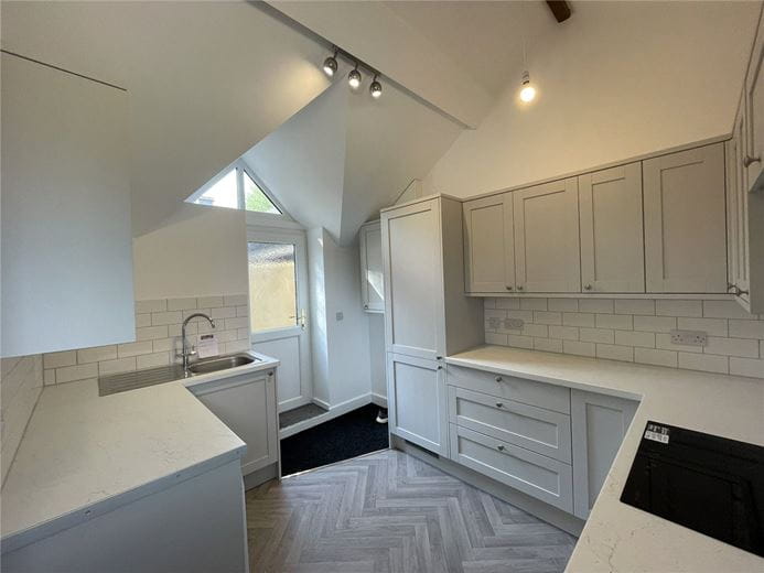 2 bedroom , Weston, Newbury RG20 - Available