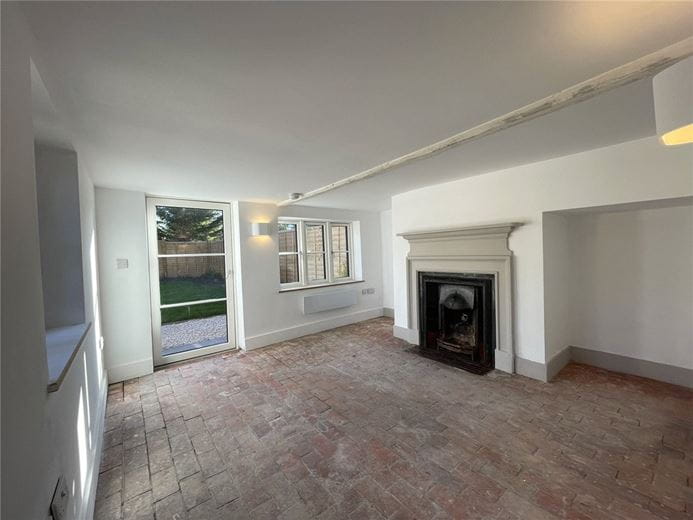 3 bedroom house, Enborne Street, Enborne RG14 - Available